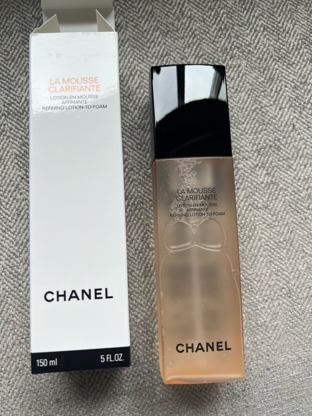 CHANEL L'Eau de Mousse Water-to-Foam Cleanser - Pink - Picture 3 of 3